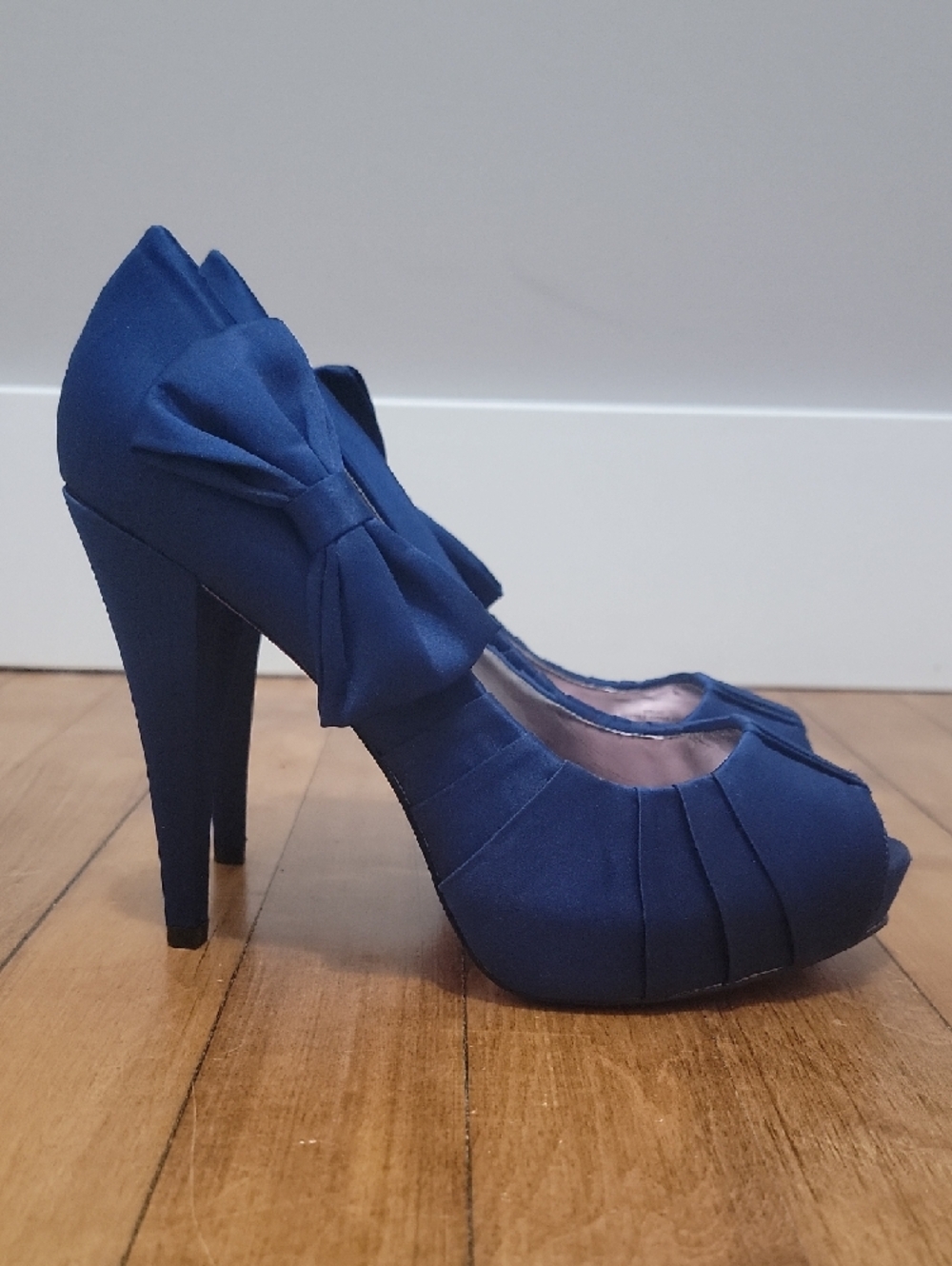 Paris Hilton Royal Blue Peep-Toe Bow Heels Sz 7.5 - Picture 5 of 9